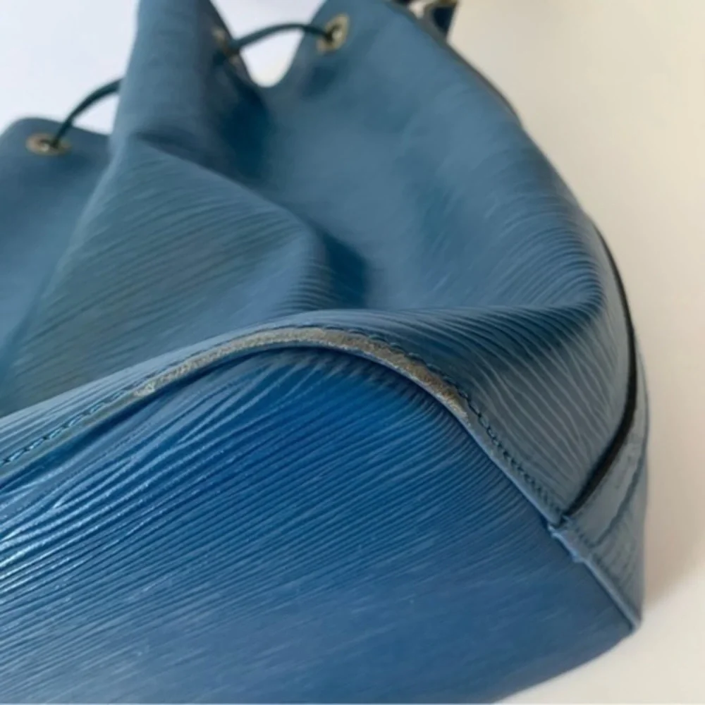 LOUIS VUITTON LV Shoulder Bag Petit Noe Blue Epi - Picture 9 of 16